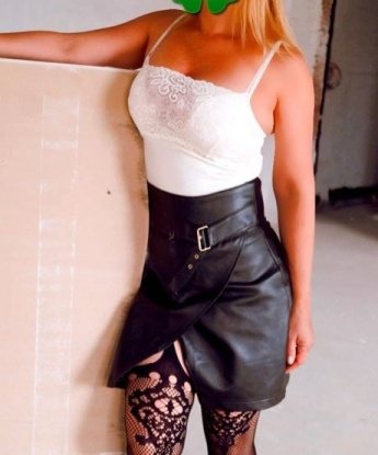 🔥 У меня в Москве уютная и удобная квартира, где ты сможешь погрузиться в мир блаженства и наслаждений. У меня есть все, что нужно, чтобы удовлетворить твои желания и фантазии. 😈
Я предлагаю тебе широкий выбор услуг, начиная от классического секса и оканчивая эротическим массажем. 😘 Моя нежная кожа и шикарные формы доставят тебе непередаваемое удовольствие, а ты сможешь отдохнуть от повседневности и погрузиться в сладкий мир наслаждения со мной. 🌹
У меня множество положительных отзывов от моих довольных клиентов, которые говорят, что я истинная профессионалка в своем деле. Мои фото 100% реальны, и я гарантирую, что ты получишь то, что видишь на них. 😉
Так что не медли, дорогой мужчина, и позвони мне прямо сейчас. Долгожданная встреча ждет нас в Москве! 🌇💋 9422, 30 лет